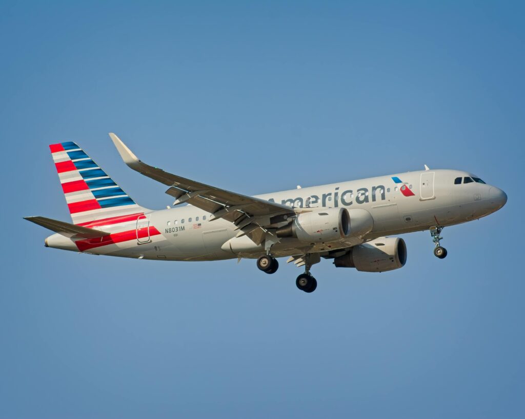 American Airlines A319 Landing at JFK runway 13L